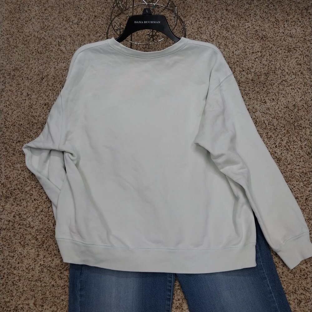 3246 Size XL UT Upcycled Sweat Shirt With Quilted Flower Insert In Baby Blue. - Picture 6 of 8